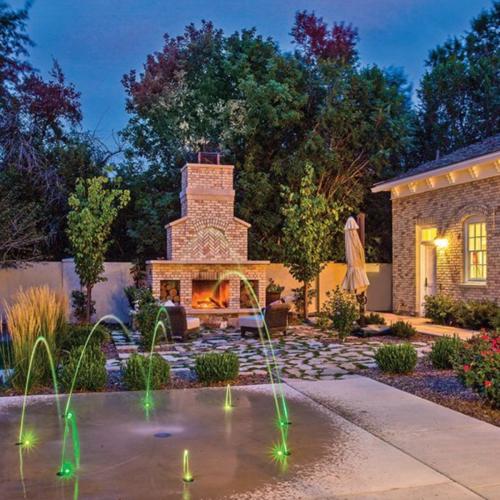 Outdoor entertainment & splashpads